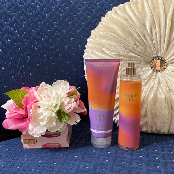 Bath & Body Works Other - BATH & BODY WORKS SET. . . HAPPY VIBES SCENT